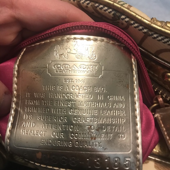 AUTHENTIC COACH SMALL PURSE GOLD - Picture 16 of 16